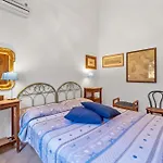 Viola Villa